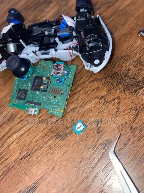 PS5 DualShock and Xbox Series S/X Repairs at Cheap Price
