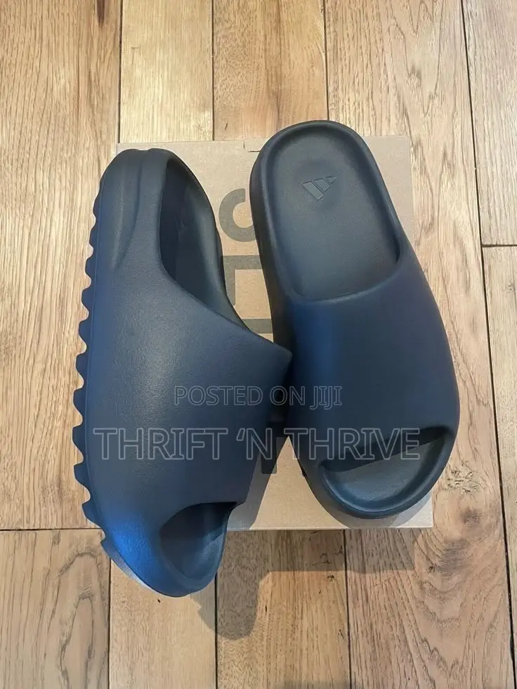 Adidas Yeezy Slides Black