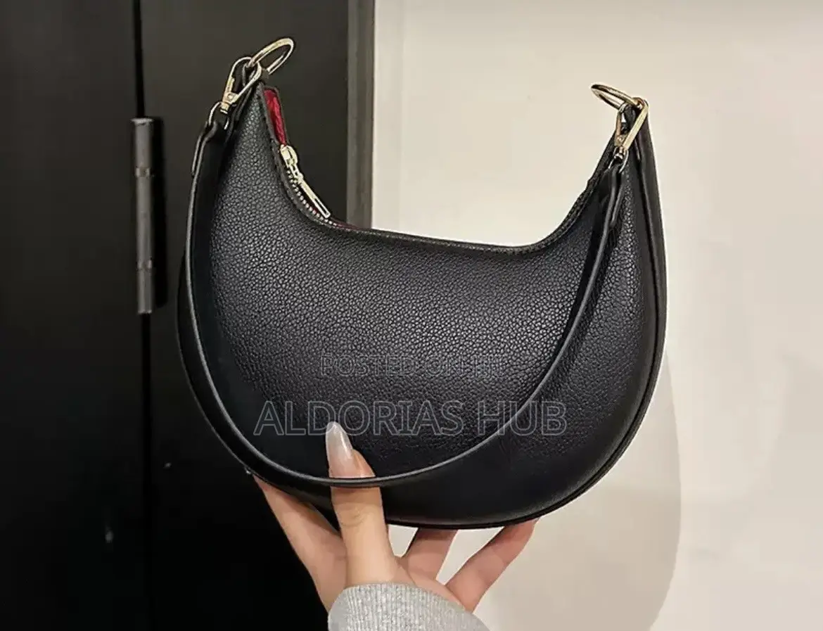 Ladies Crescent Shoulder Bag!