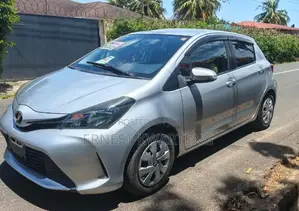 Toyota Vitz 1.0 FWD 3dr 2016 Gray