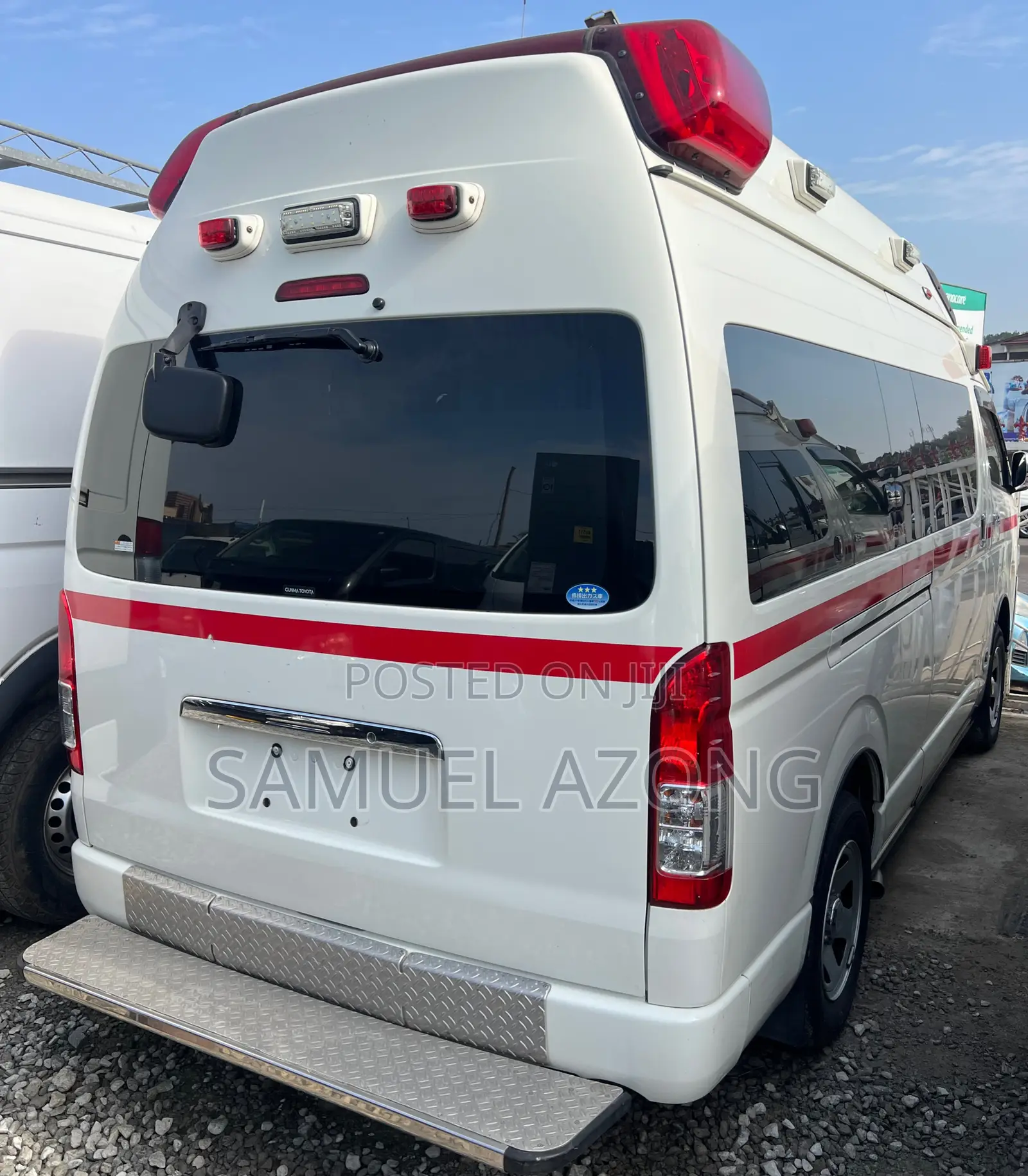 Toyota HiAce 2016 White