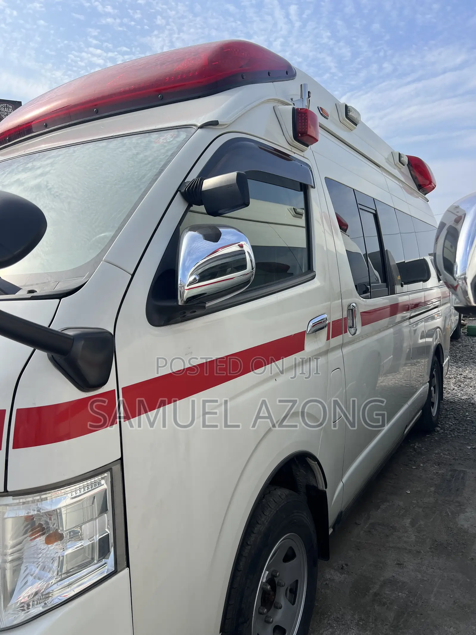 Toyota HiAce 2016 White