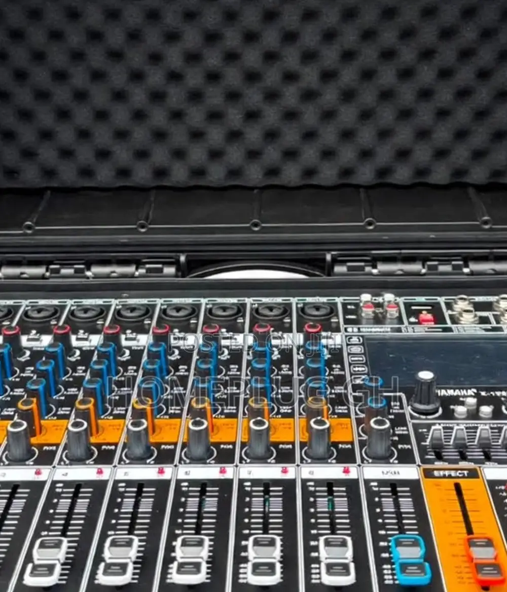Yamaha Mixer in Flight Case