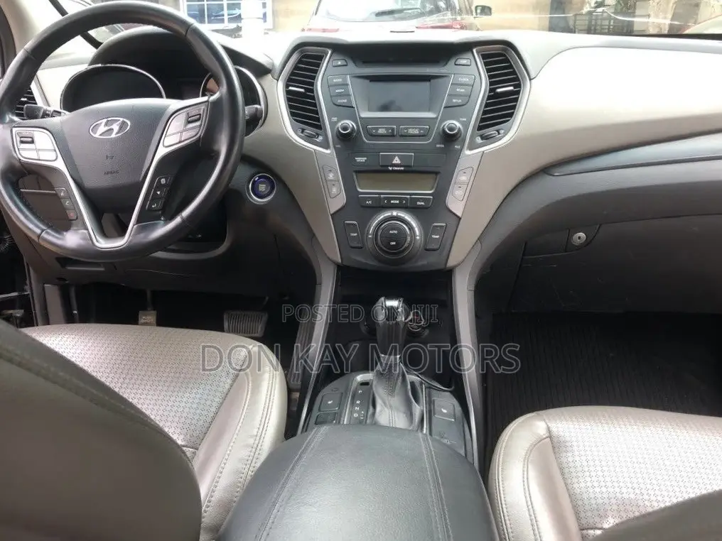 Hyundai Santa Fe 2015 Black