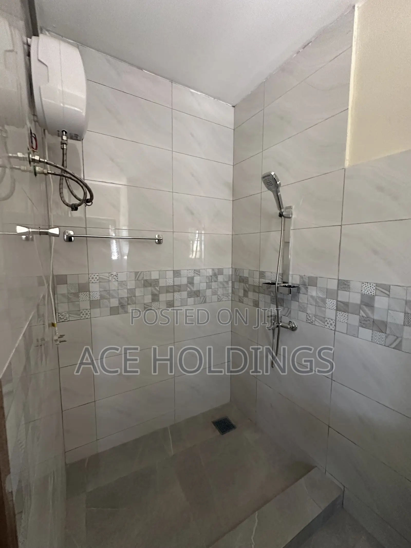 3bdrm Apartment in Ashaley Botwe, School Junction for rent