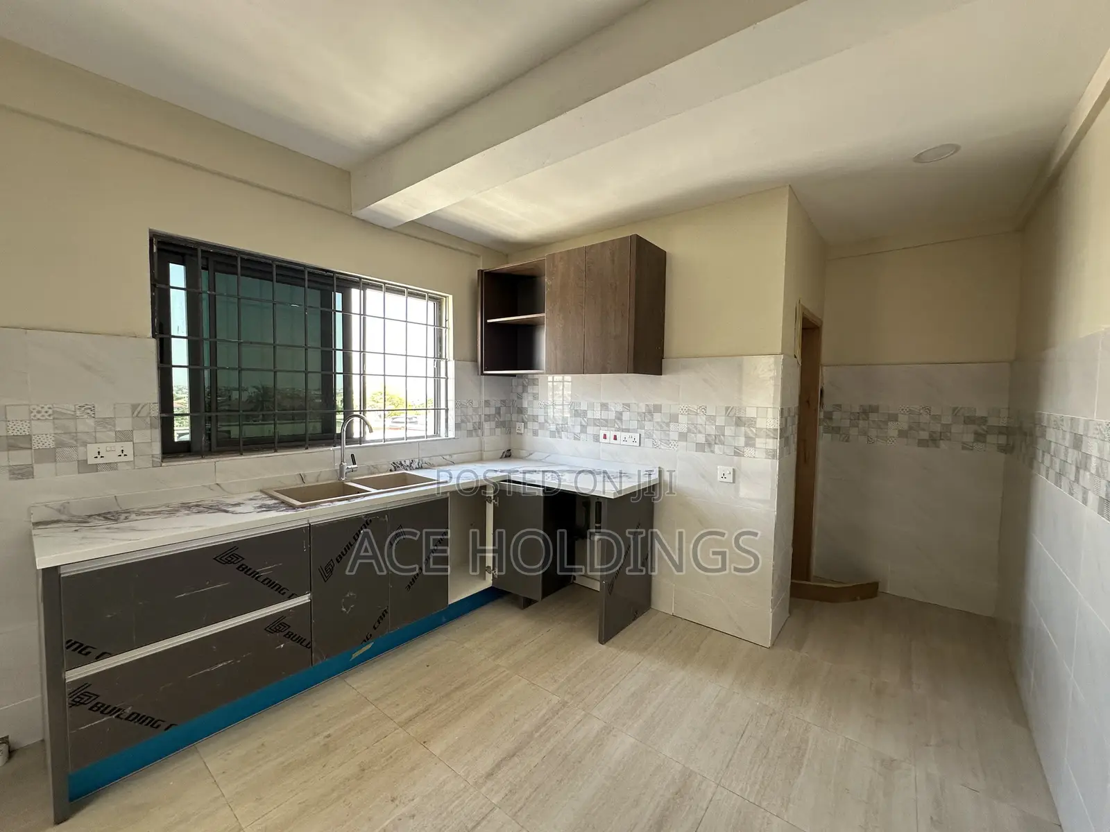 2bdrm Apartment in Ashaley Botwe, School Junction for rent