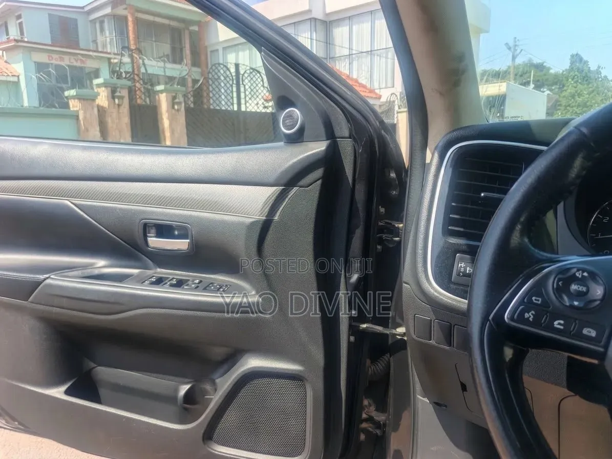 Mitsubishi Outlander SEL FWD 2019 Black