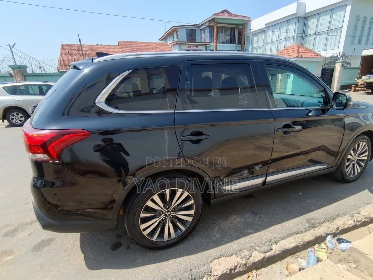 Mitsubishi Outlander SEL FWD 2019 Black