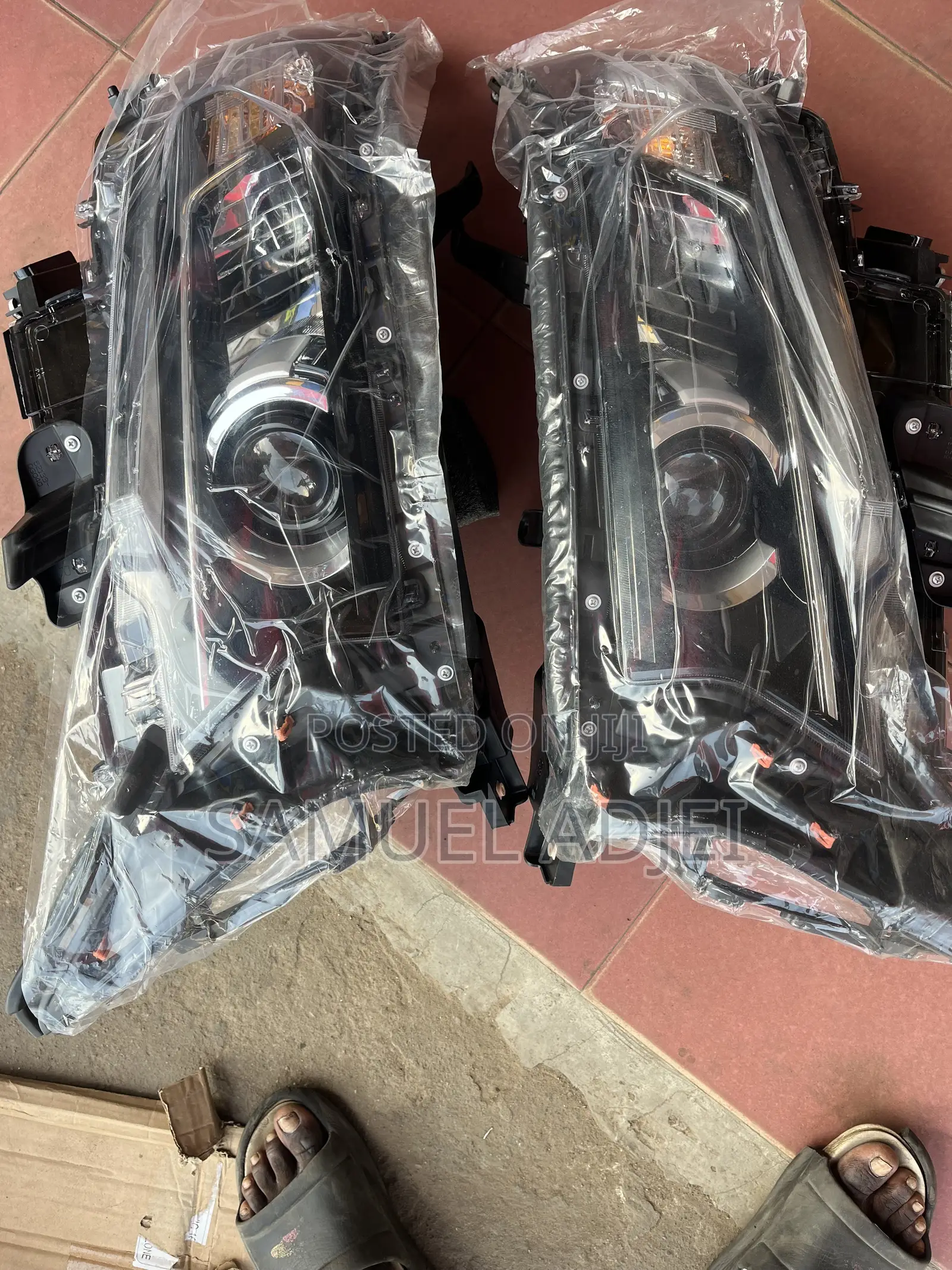 Toyota Land Cruiser Prado Headlight Pair. Full Led.