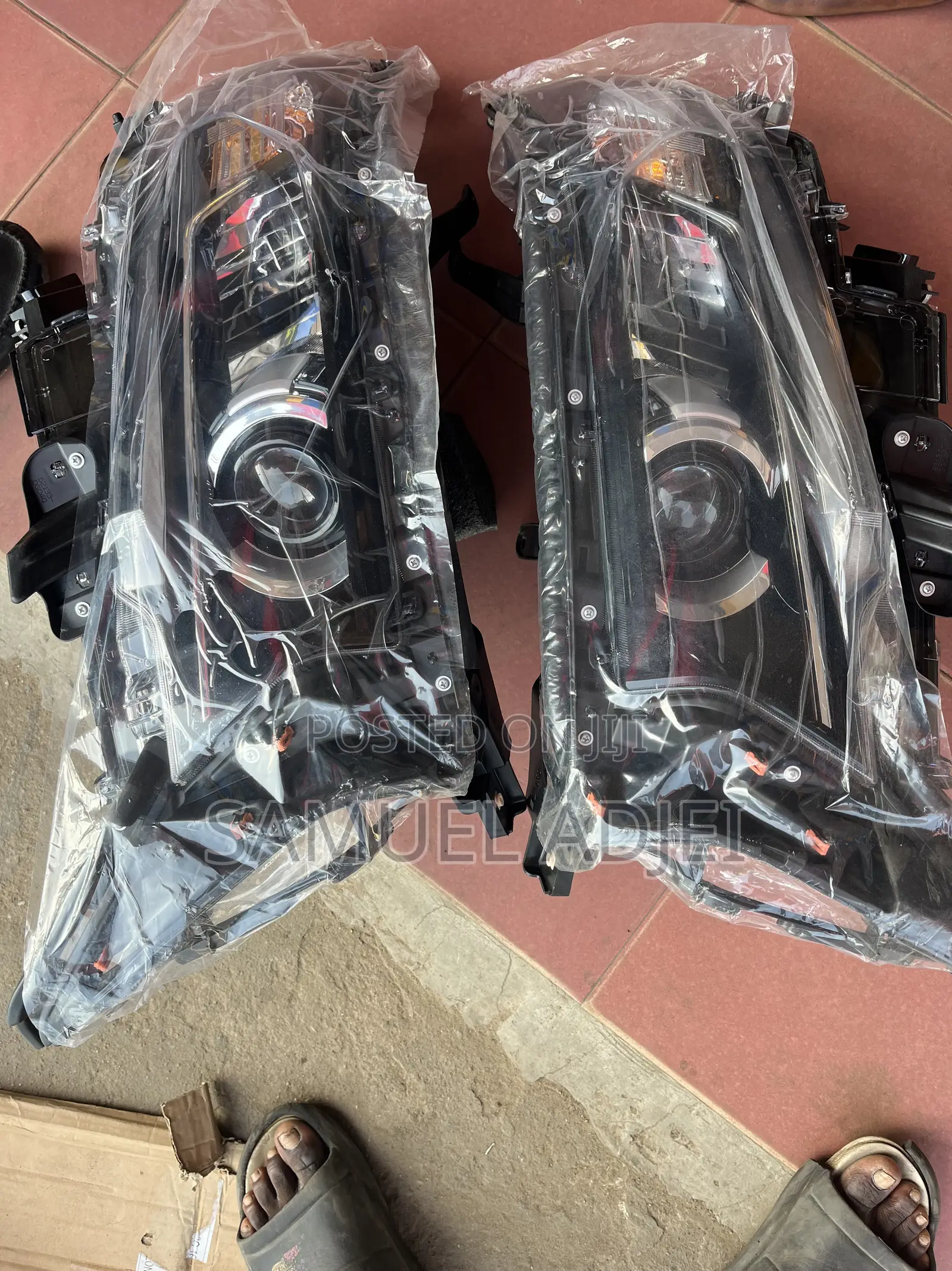 Toyota Land Cruiser Prado Headlight Pair. Full Led.