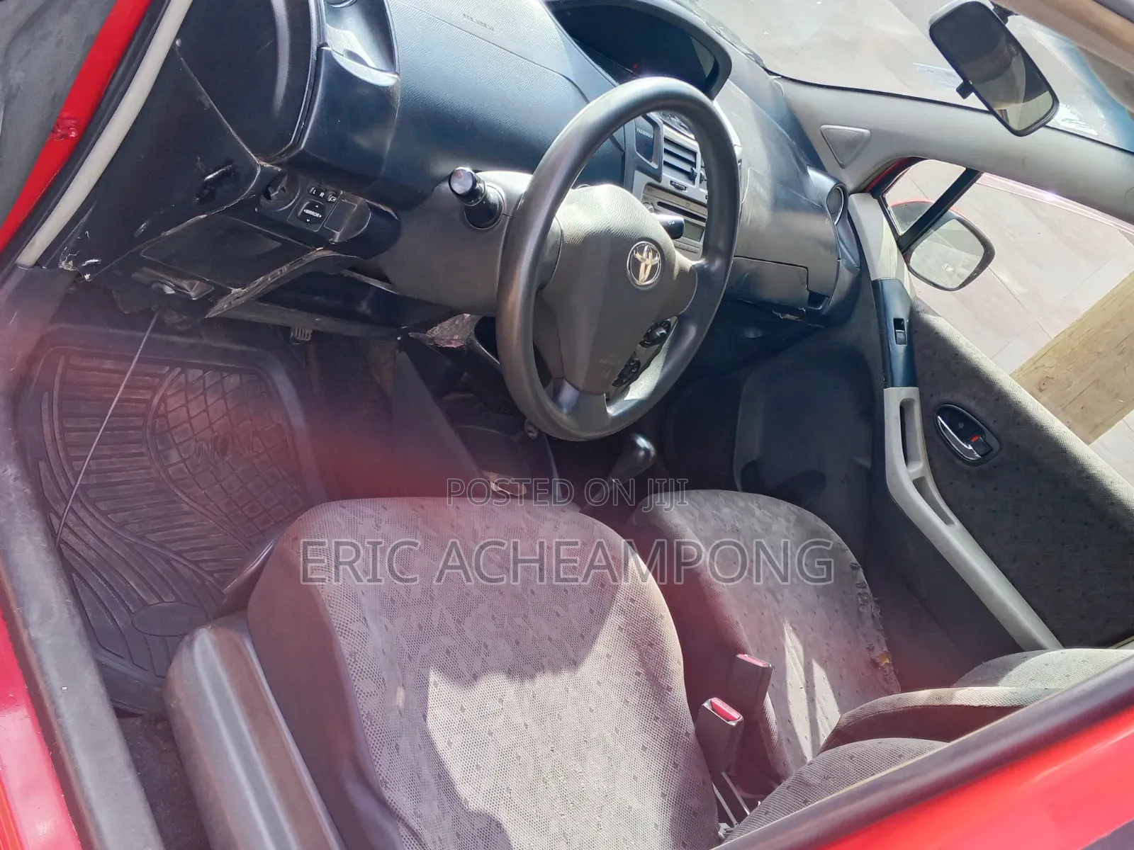 Toyota Vitz 2012 Red
