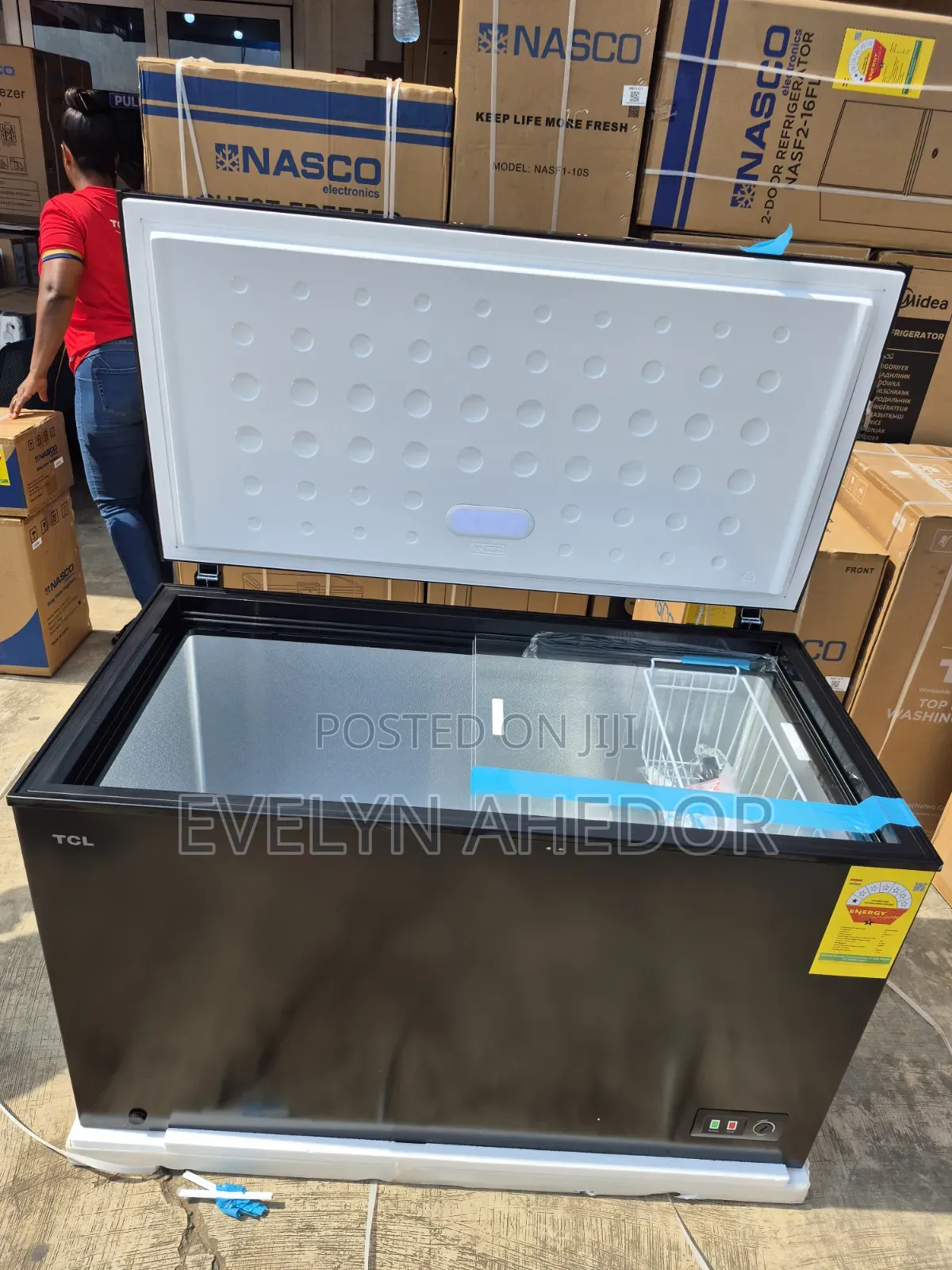 Super Quality TCL Chest Freezer Black Colour With Lock and Key