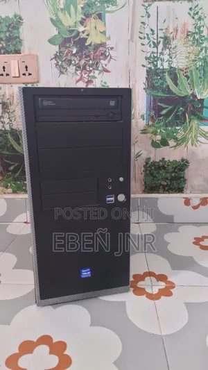 Desktop Computer Asus 8GB AMD A8 HDD+SSD 500GB