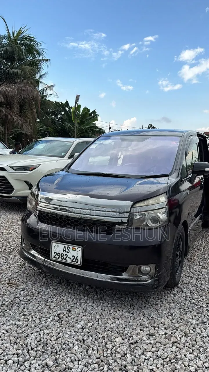 Toyota Voxy 2012 Black