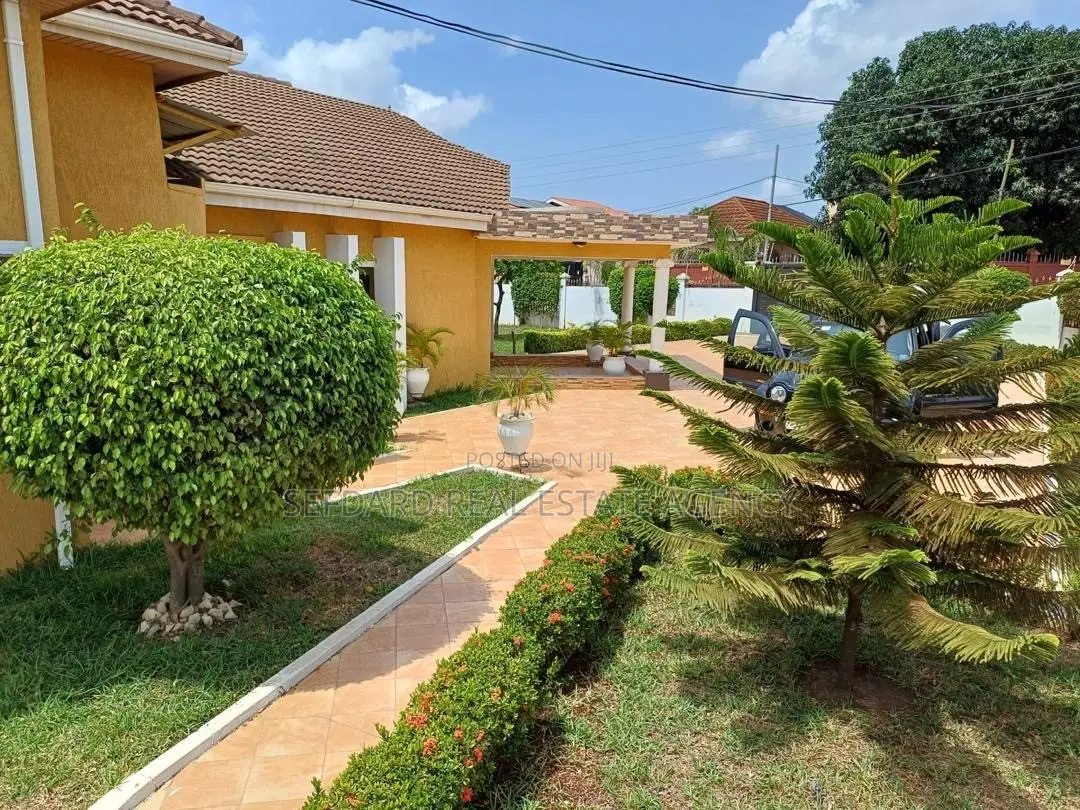 6bdrm House in Sefdard Properties, Spintex for sale