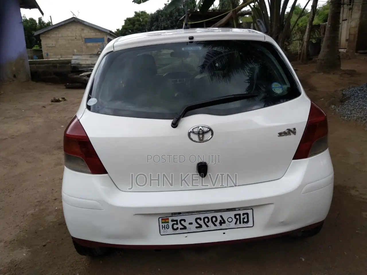 Toyota Vitz 1.3 AWD 5dr 2010 White
