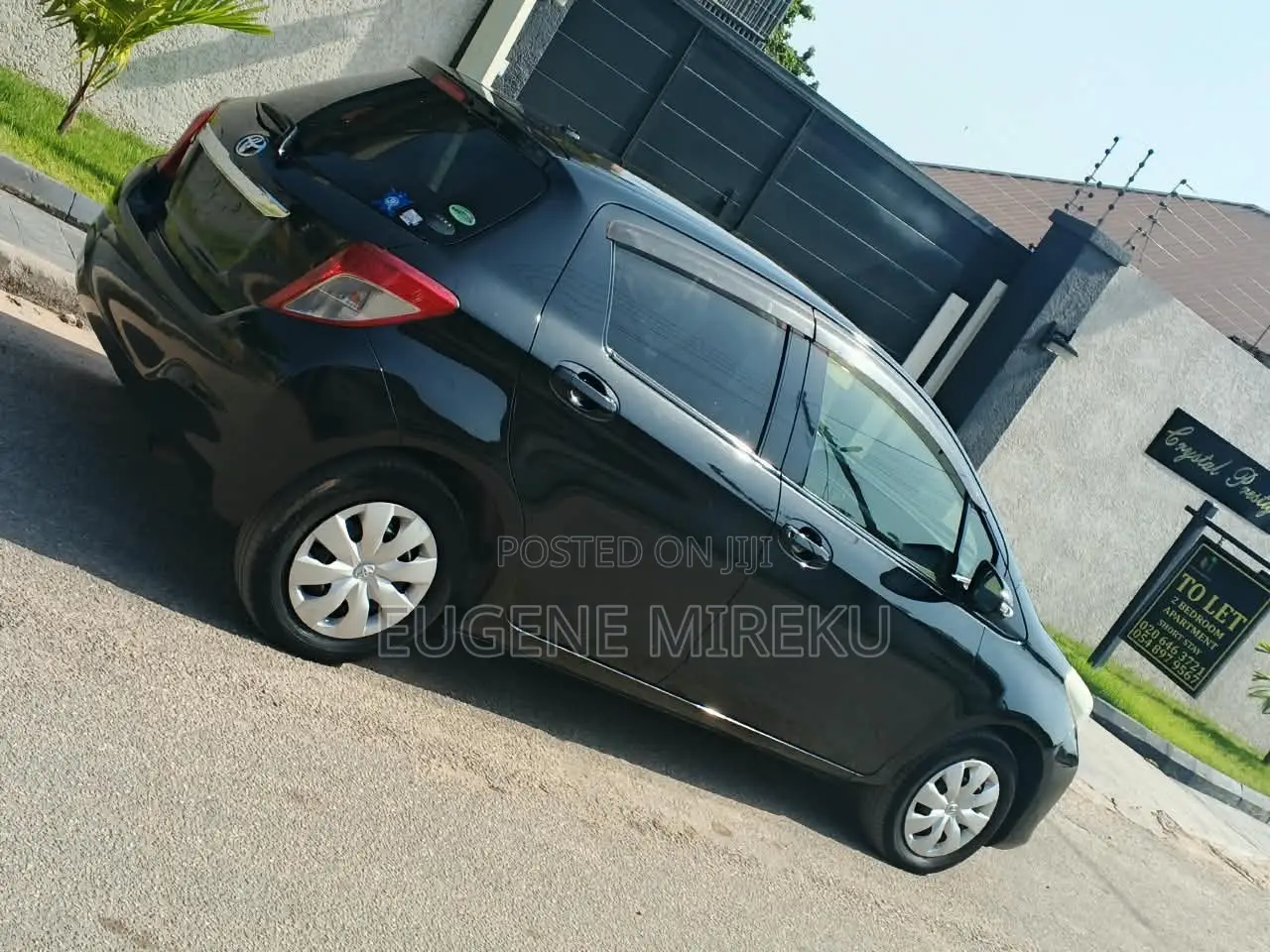 Toyota Vitz 2013 Black