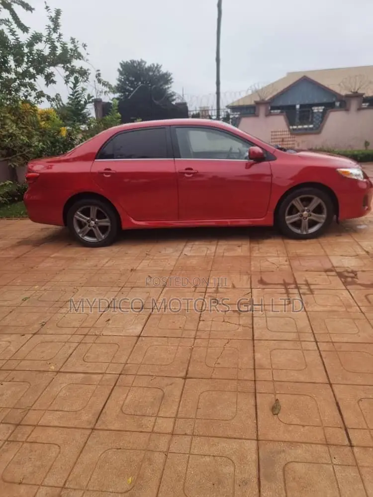 Toyota Corolla LE 4dr Sedan (1.8L 4cyl 4A) 2013 Red