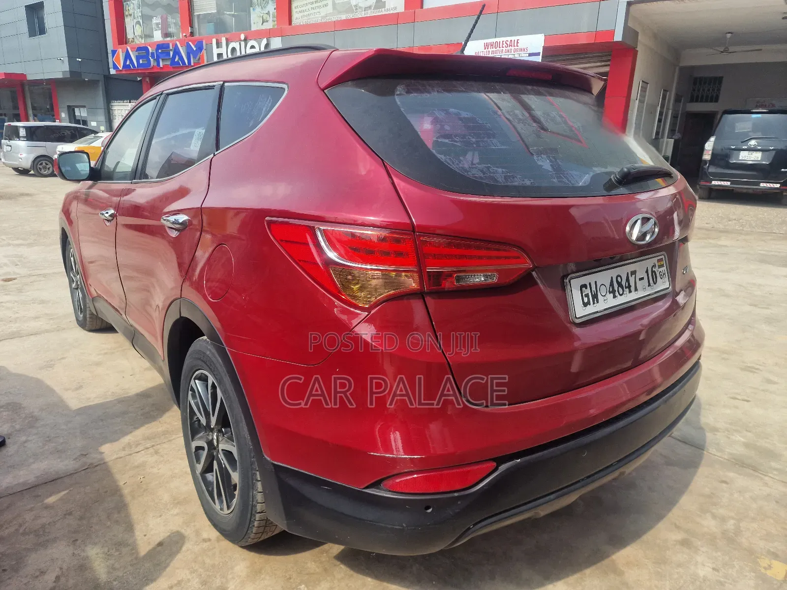 Hyundai Santa Fe Limited w/Saddle Interior 4dr SUV AWD (3.3L 6cyl 6A)