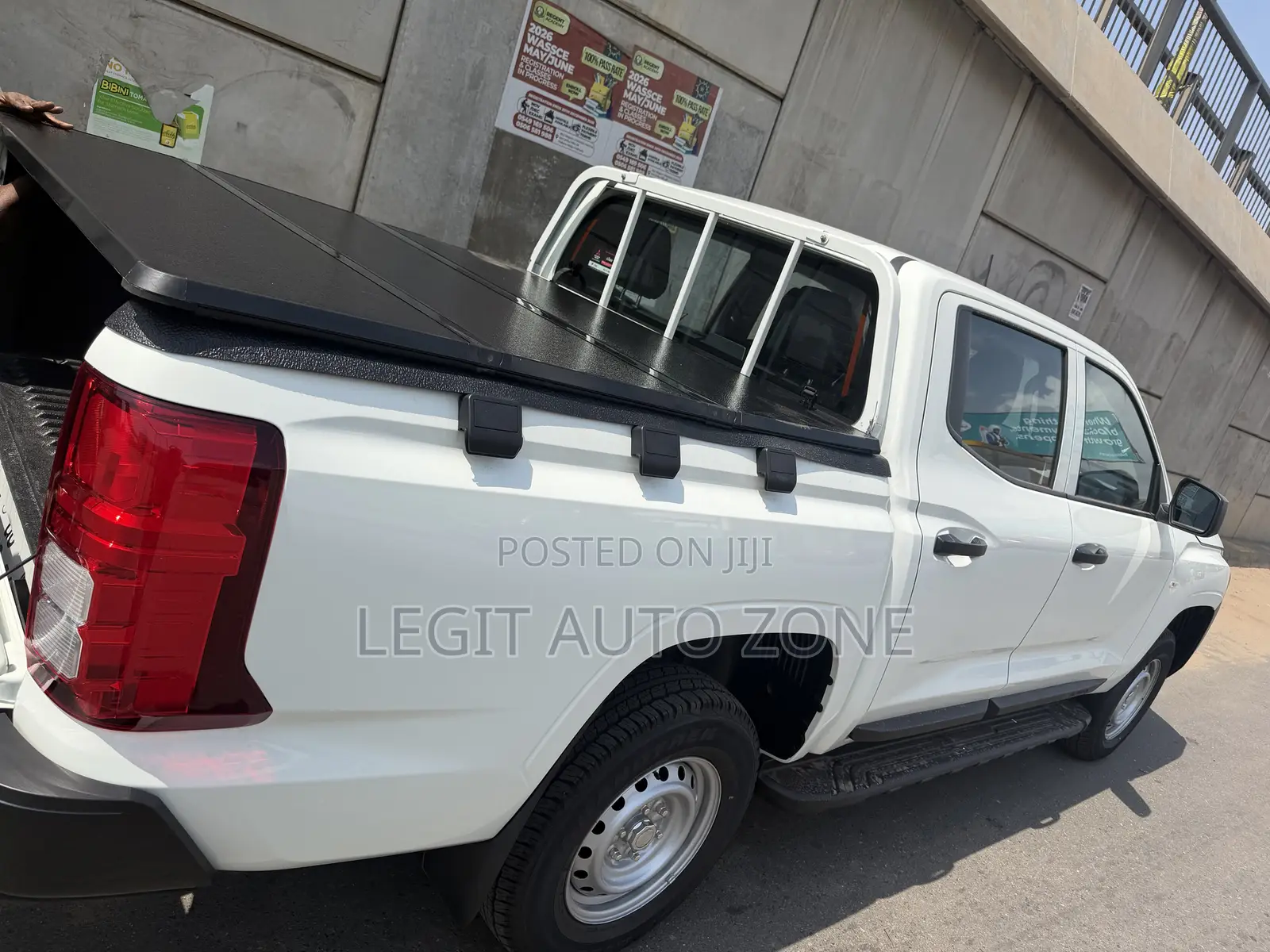 Mitsubishi L200 2022,2024,2023,2026, Bucket Cover Available