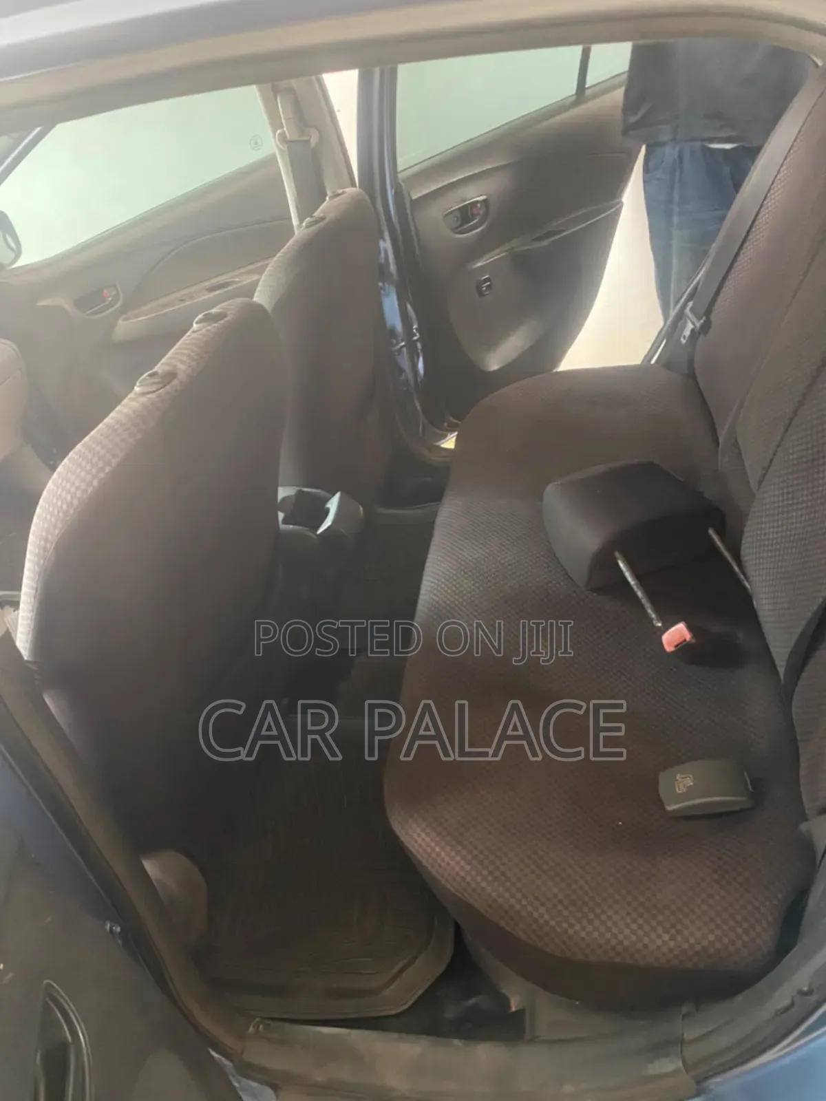 Toyota Yaris Base Sedan 4dr 2010 Blue