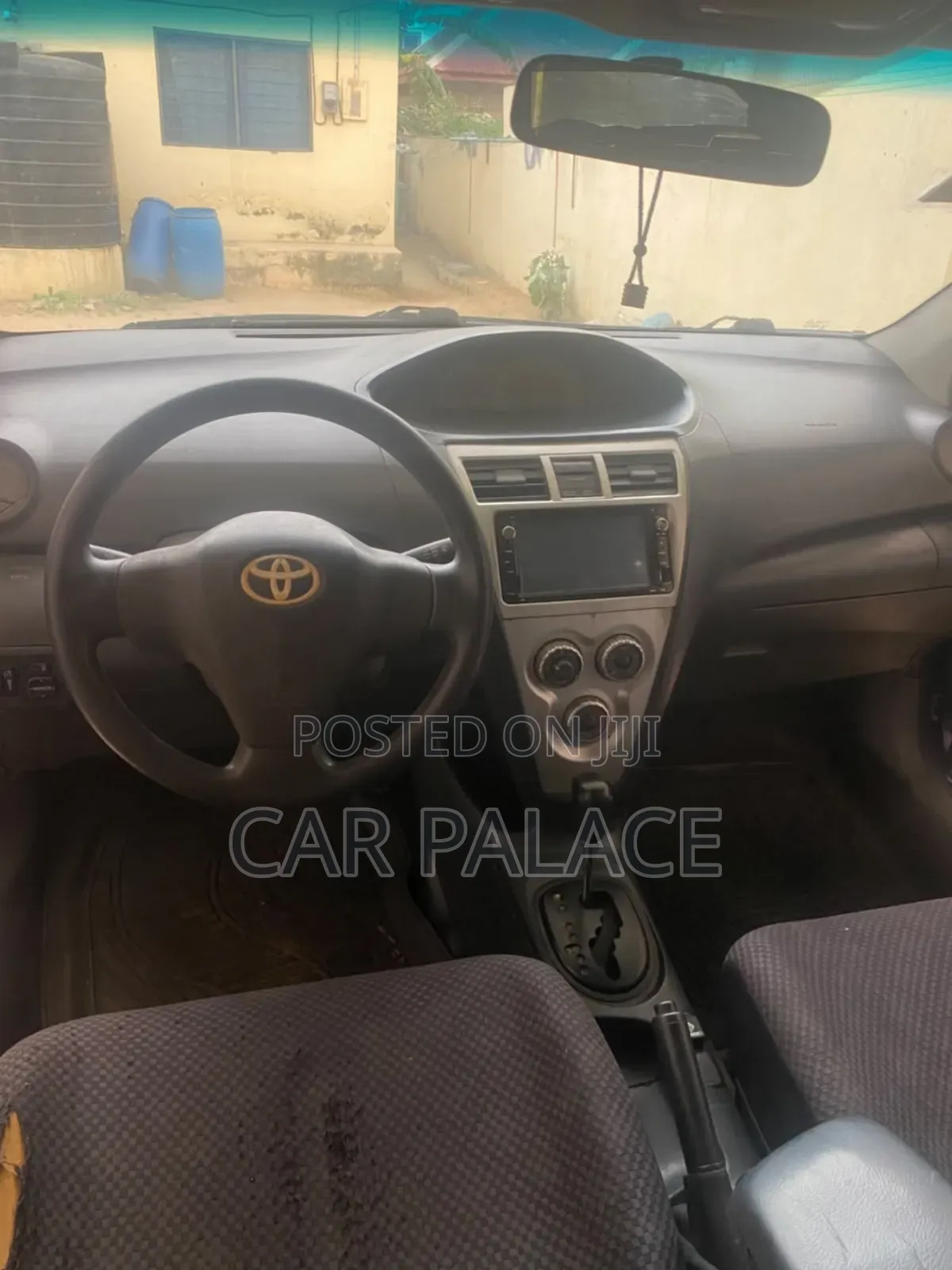 Toyota Yaris Base Sedan 4dr 2010 Blue