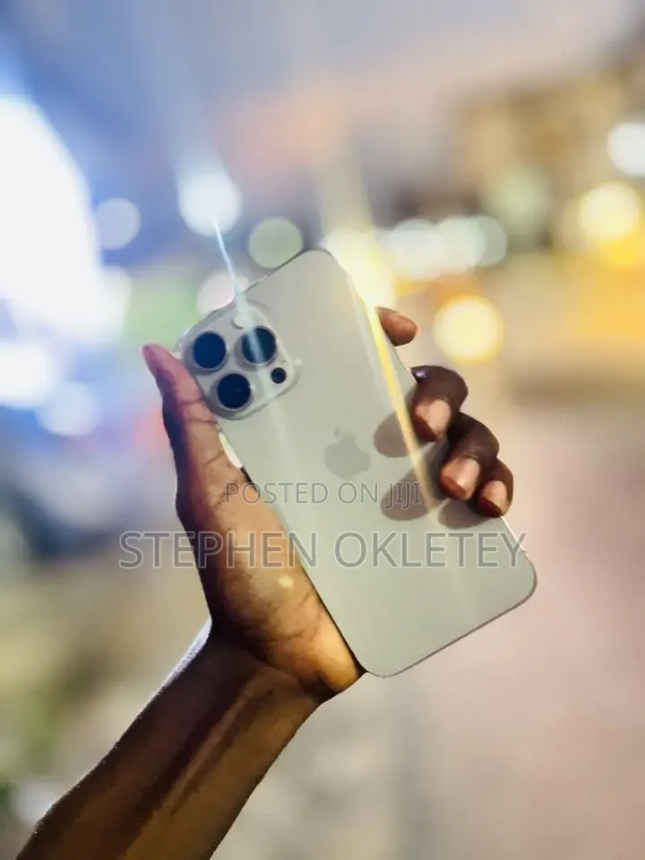 New Apple iPhone 15 Pro Max 256 GB Silver