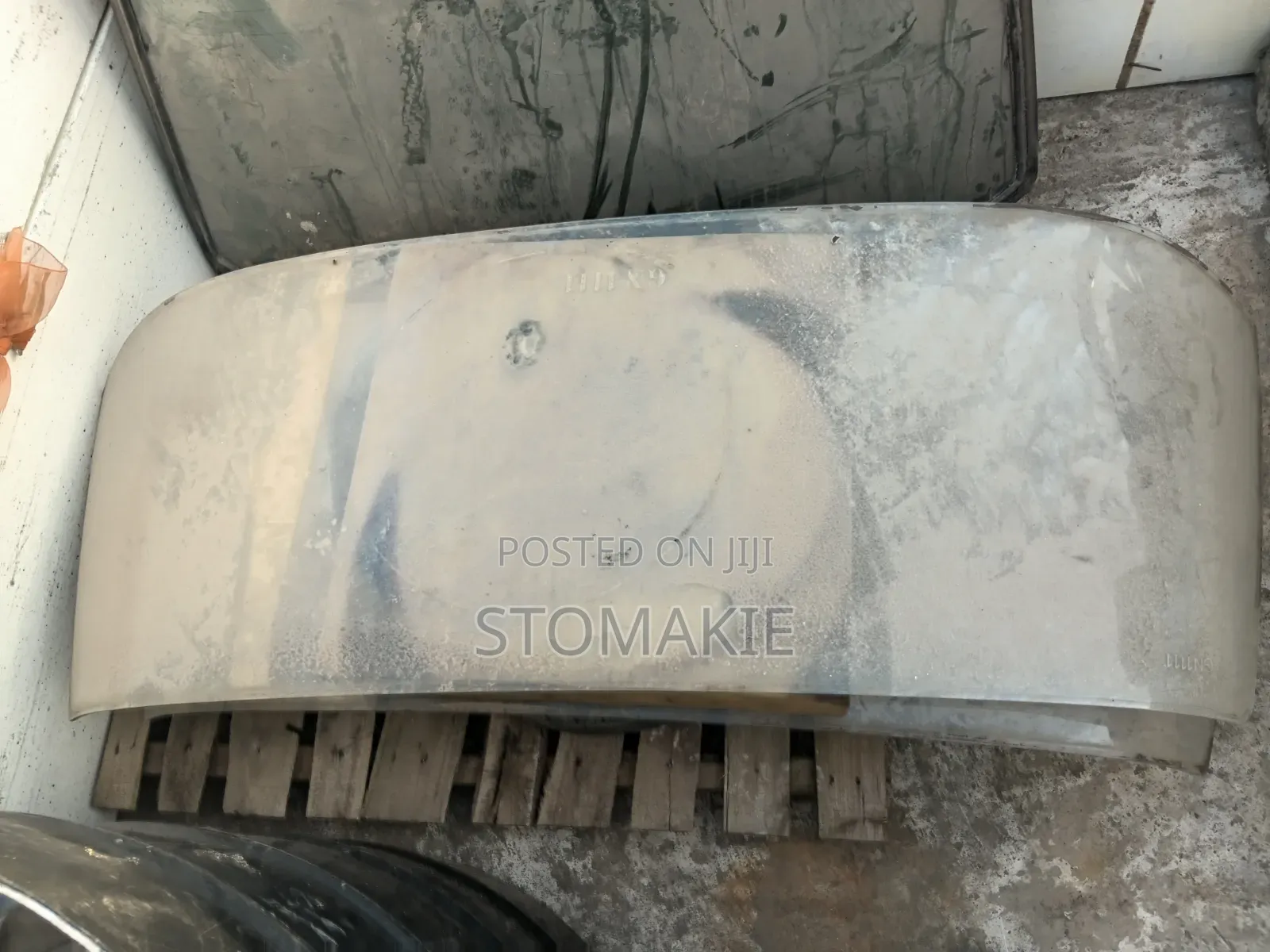 Mercedes-Benz Fintail Back Glass