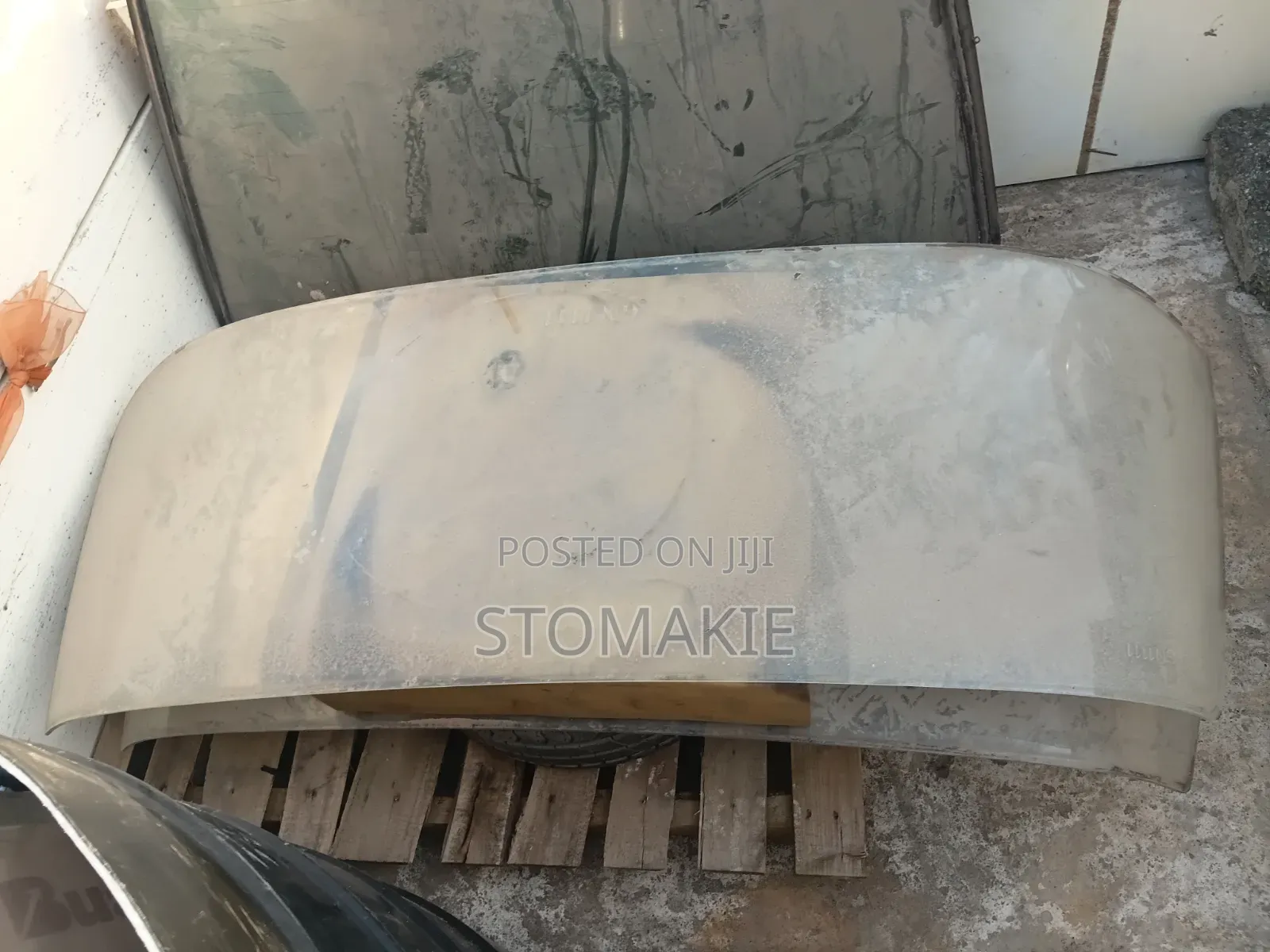 Mercedes-Benz Fintail Back Glass