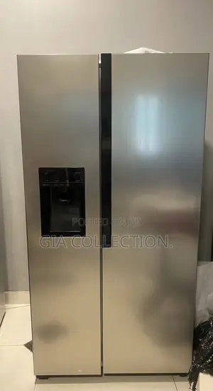 Side by Side Fridge With Water & Ice Dispenser - German- Very Neat