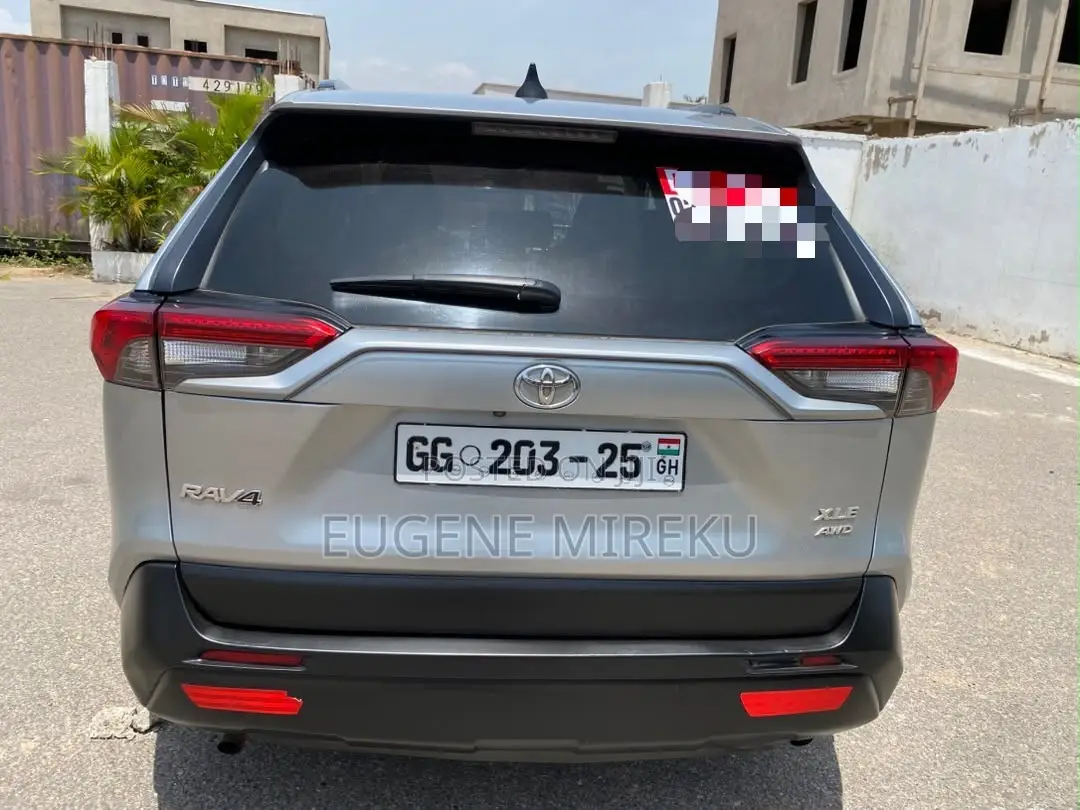 Toyota RAV4 2022 Silver