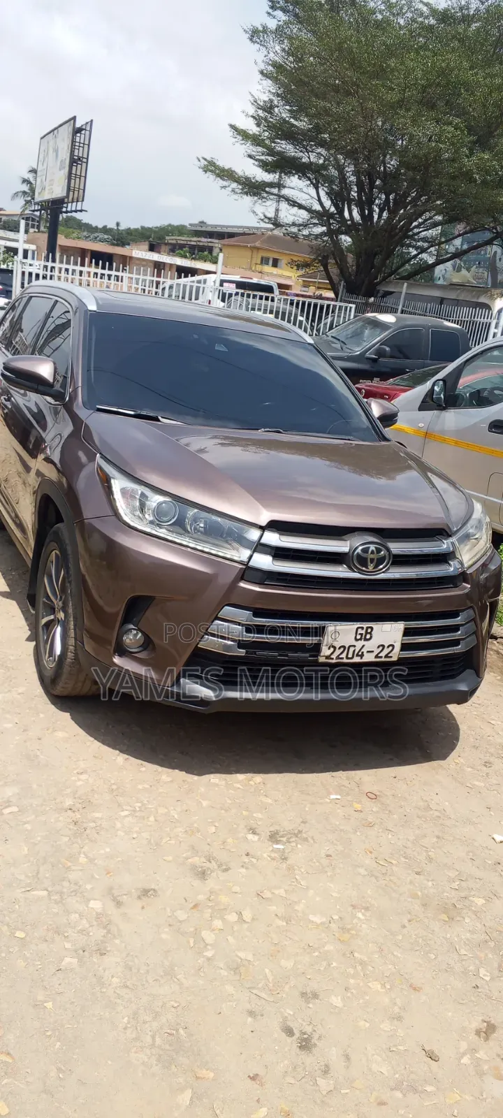 Toyota Highlander XLE 2019 Brown
