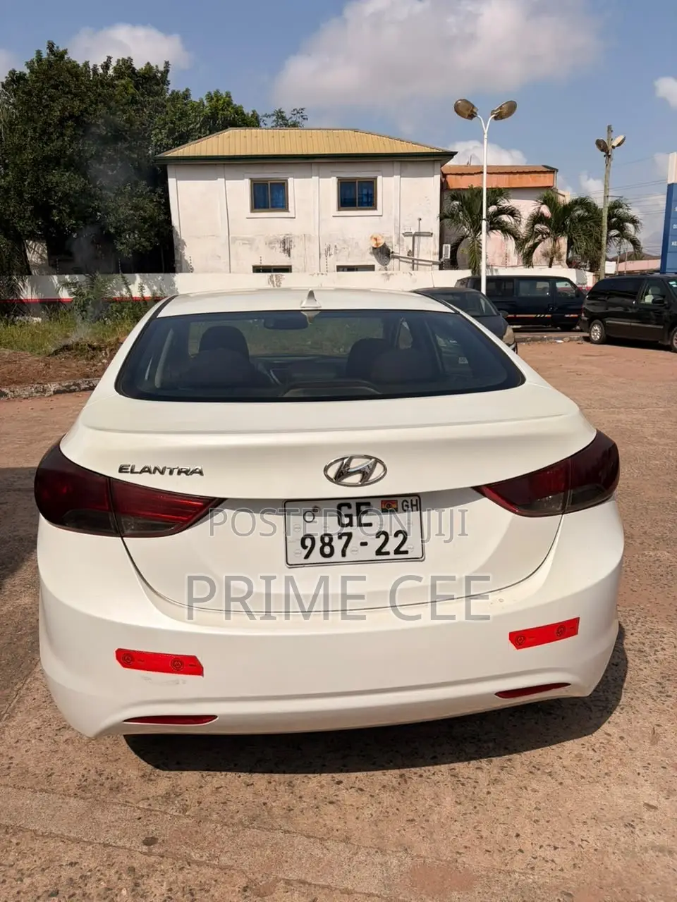 Hyundai Elantra 2012 White