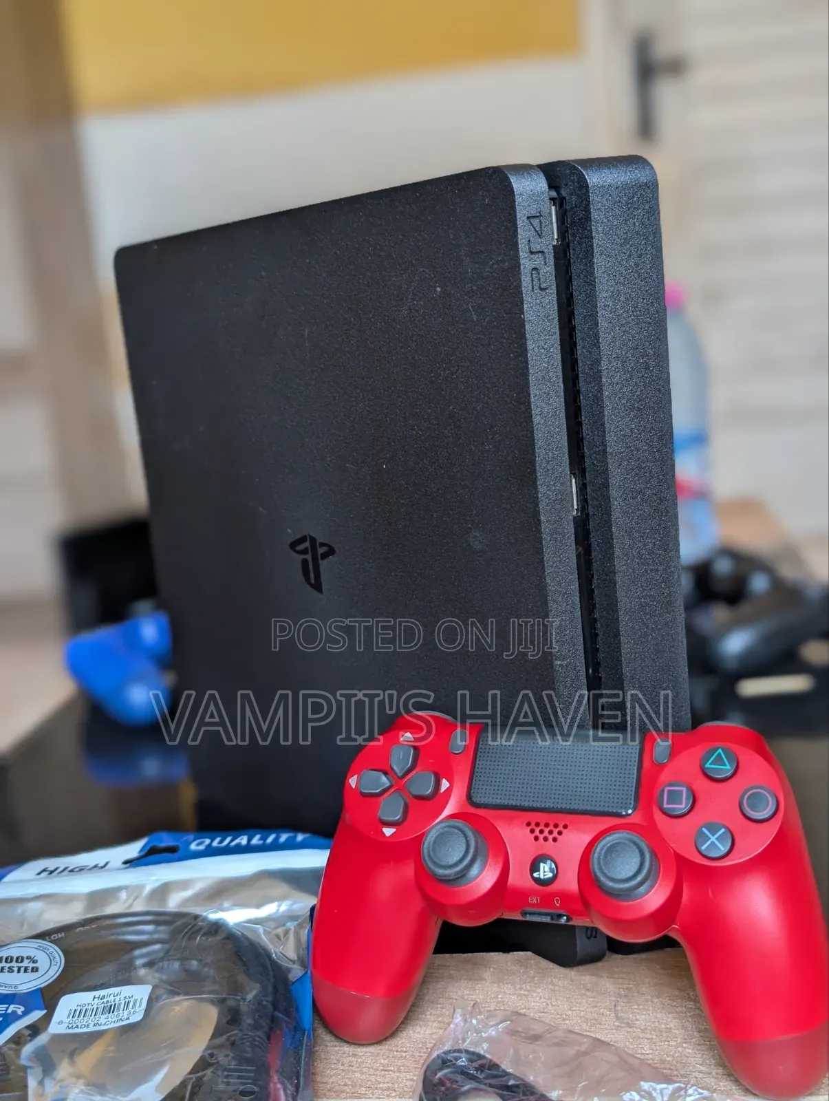 PS4 SLIM (8 Games) Holland Specs 2 Controllers
