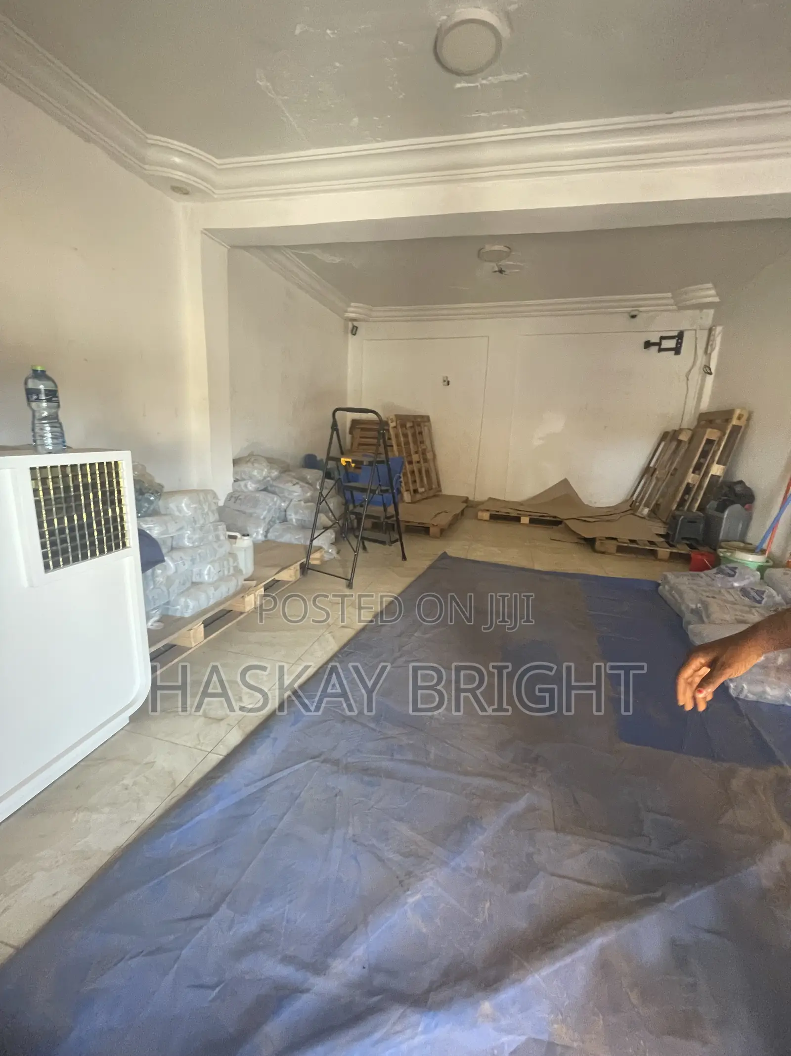 Spacious Roadside Shop for Rent at Alhaji Chantan