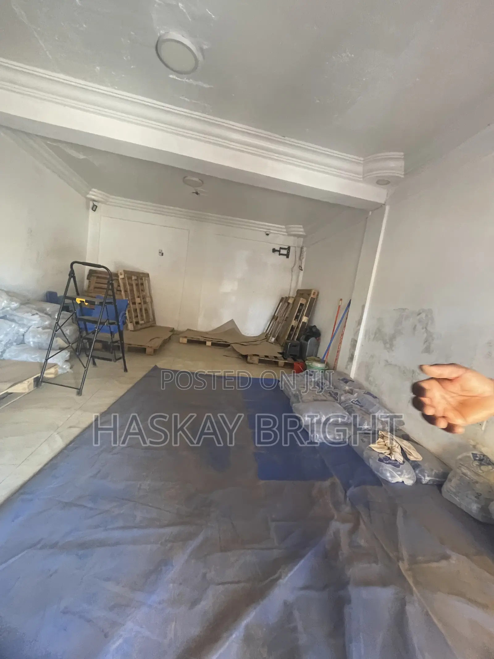 Spacious Roadside Shop for Rent at Alhaji Chantan