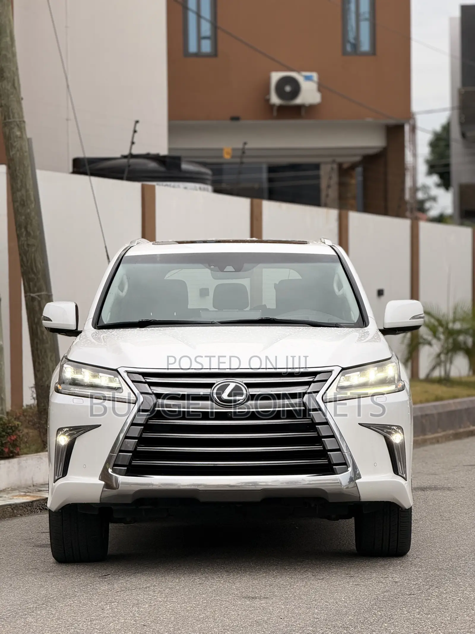 Lexus LX 570 AWD 2017 White
