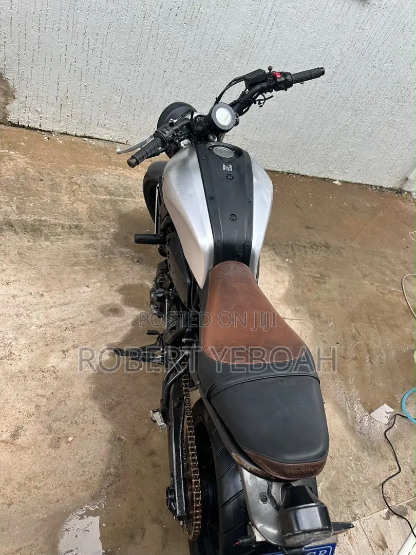 Yamaha XSR700 2018 Silver