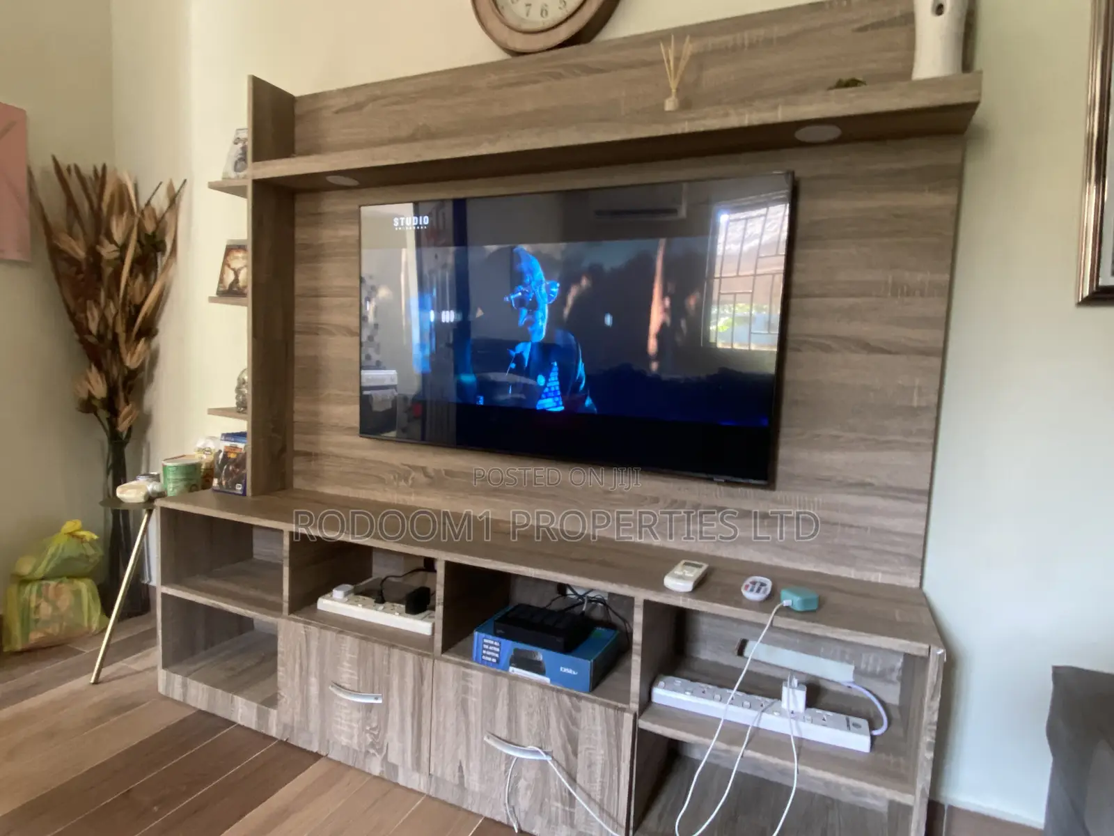 TV Console Unit