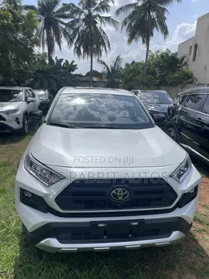 Toyota RAV4 2023 White
