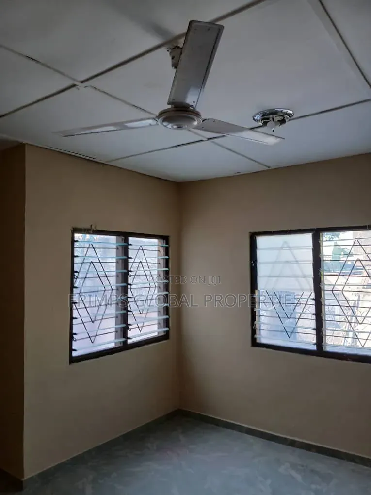 Mini Flat in West Hills Mall Area for rent