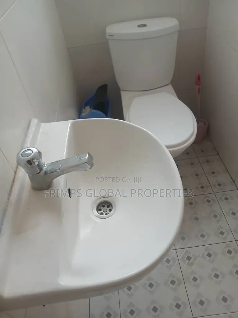 Mini Flat in West Hills Mall Area for rent