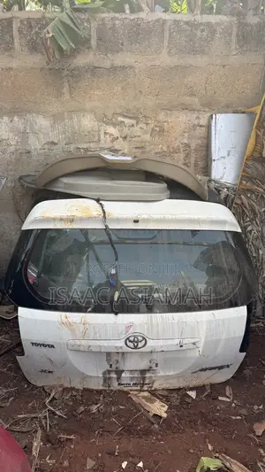 Toyota Matrix 2003,2004,2005,2006,2007,2008 Boot / Tailgate Complete