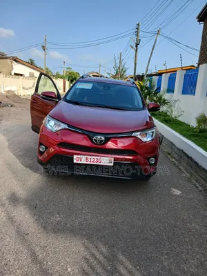 Toyota RAV4 LE 4dr SUV (2.5L 4cyl 6A) 2018 Red