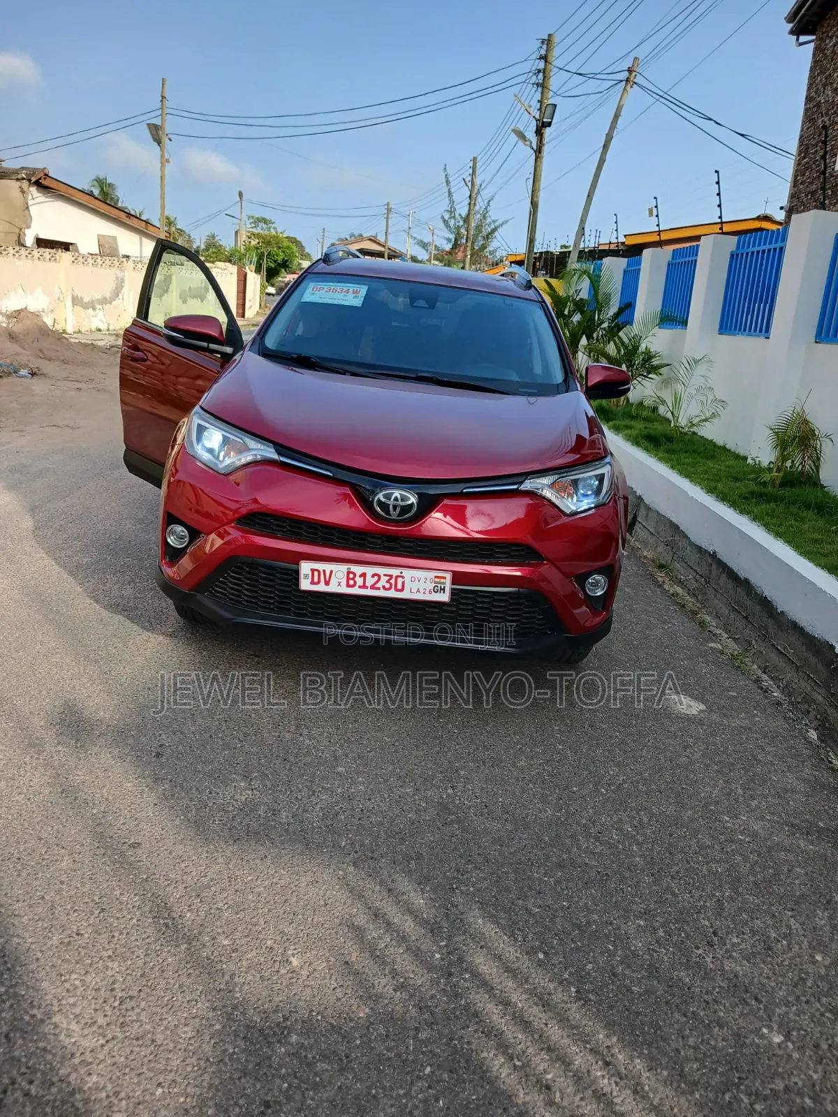 Toyota RAV4 LE 4dr SUV (2.5L 4cyl 6A) 2018 Red
