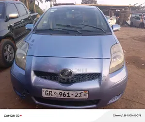 Toyota Vitz 1.5 FWD 5dr 2010 Blue