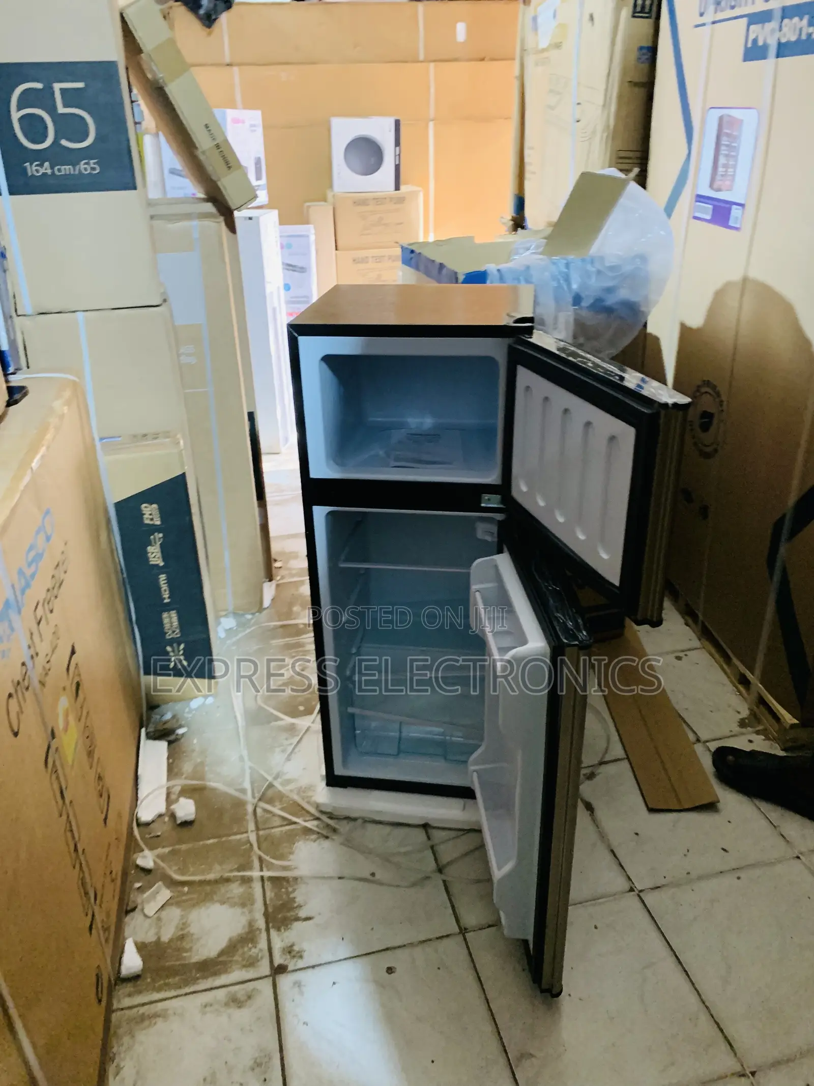 Grab the New Nasco NASF2-13FL 112L Double Door Top Freezer Refrigerato