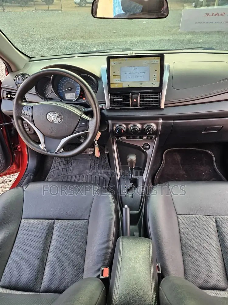 Toyota Yaris SE Hatchback 5dr 2016 Red