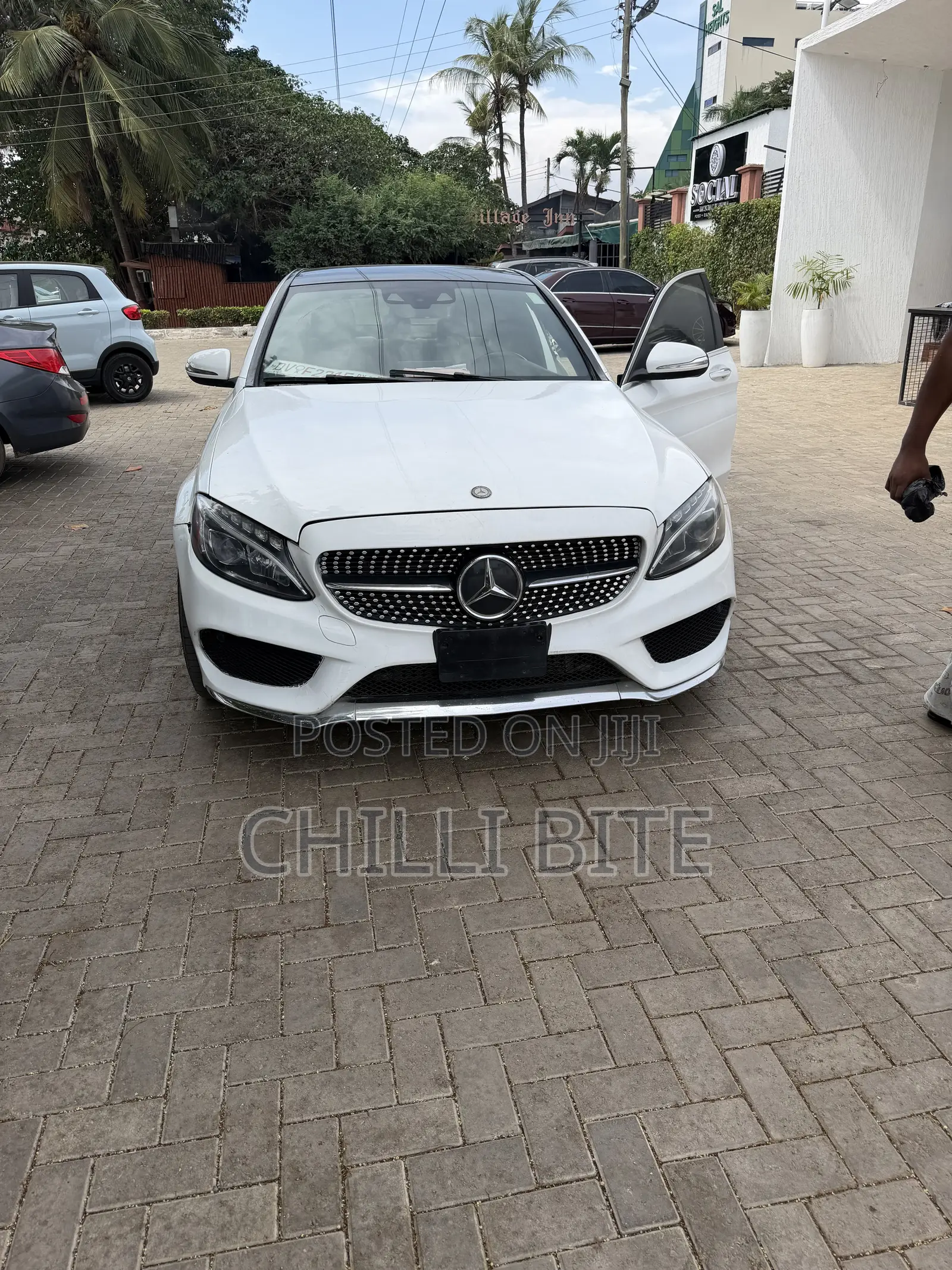 Mercedes-Benz C300 Luxury 4Matic Sedan AWD (2.0L 4cyl 7A) 2016 White