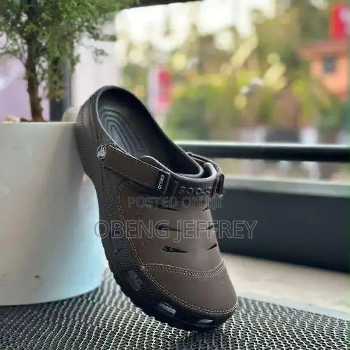 Unisex Crocs in Colours